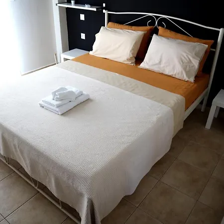 Elioj House *