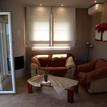 Elioj House *
