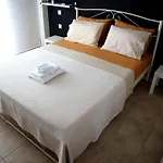 Elioj House *