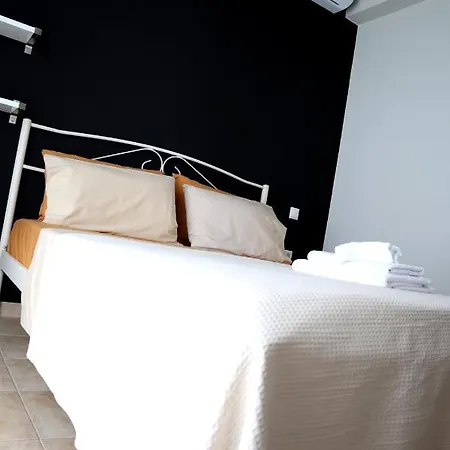 فيلة Elioj House