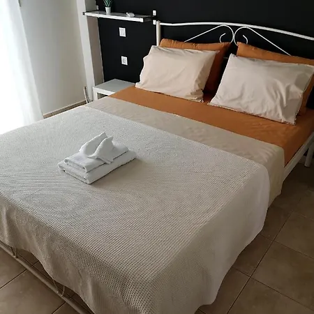 Elioj House *